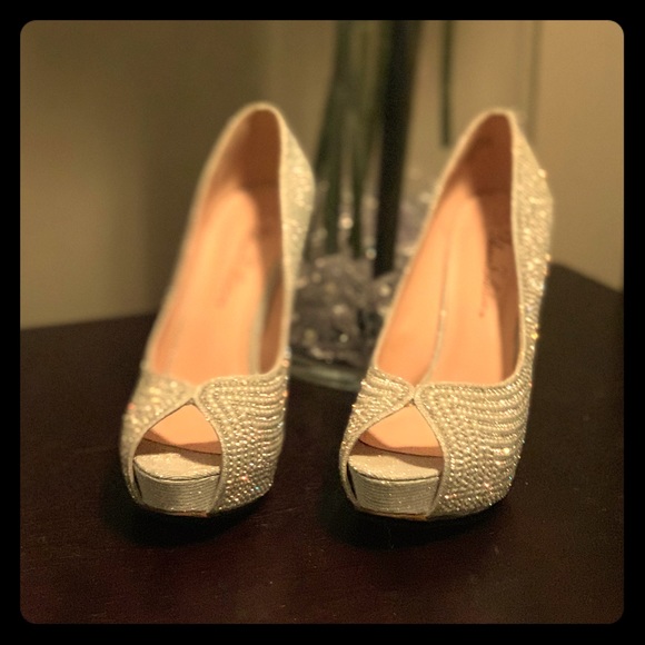 Brand new diamond shoes - Picture 1 of 2